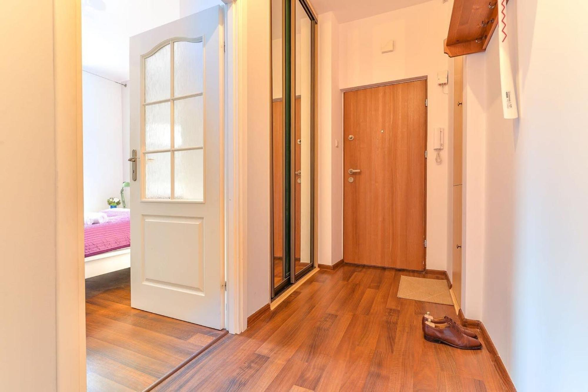 Cozy Apartment With Balcony - Palace Of Culture By Rent Like Home Варшава Екстериор снимка